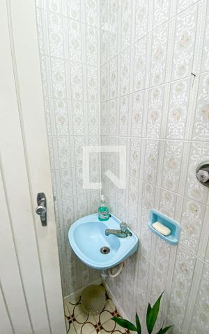 Casa à venda com 174m², 4 quartos e 2 vagas Casa à venda com 174m², 4 quartos e 2 vagasBanheiro - Área de Serviço