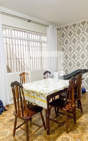 Casa à venda com 174m², 4 quartos e 2 vagas Casa à venda com 174m², 4 quartos e 2 vagasCozinha
