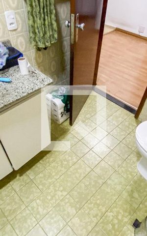 Casa à venda com 174m², 4 quartos e 2 vagas Casa à venda com 174m², 4 quartos e 2 vagasBanheiro