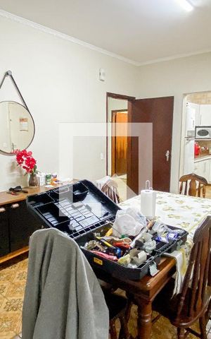 Casa à venda com 174m², 4 quartos e 2 vagas Casa à venda com 174m², 4 quartos e 2 vagasCozinha