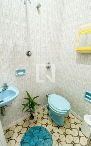 Casa à venda com 174m², 4 quartos e 2 vagas Casa à venda com 174m², 4 quartos e 2 vagasBanheiro - Área de Serviço