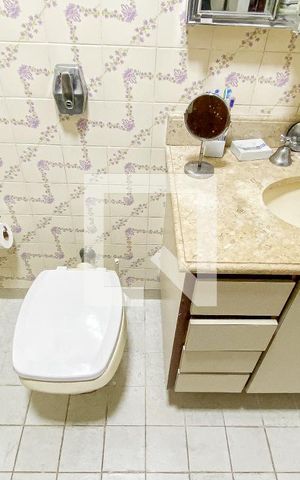Casa à venda com 174m², 4 quartos e 2 vagas Casa à venda com 174m², 4 quartos e 2 vagasBanheiro da Suíte