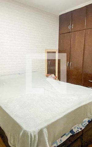 Casa à venda com 174m², 4 quartos e 2 vagas Casa à venda com 174m², 4 quartos e 2 vagasSuite
