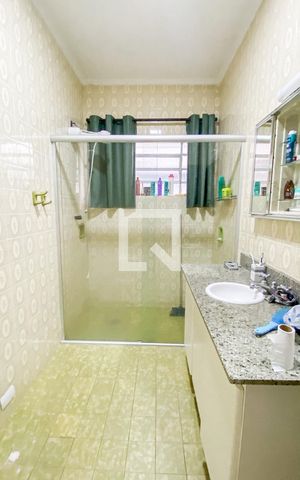 Casa à venda com 174m², 4 quartos e 2 vagas Casa à venda com 174m², 4 quartos e 2 vagasBanheiro