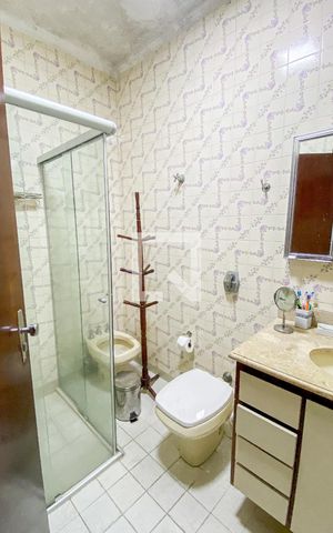 Casa à venda com 174m², 4 quartos e 2 vagas Casa à venda com 174m², 4 quartos e 2 vagasBanheiro da Suíte