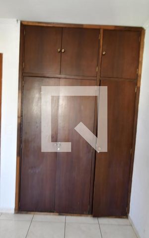 Casa para alugar com 90m², 3 quartos e 1 vagaQuarto 2 - Armários