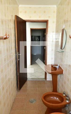 Casa para alugar com 90m², 3 quartos e 1 vagaBanheiro