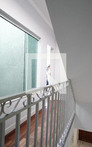 Casa à venda com 348m², 4 quartos e 2 vagasEscada
