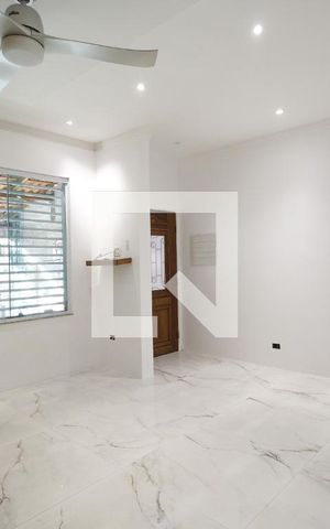 Casa à venda com 348m², 4 quartos e 2 vagasSala