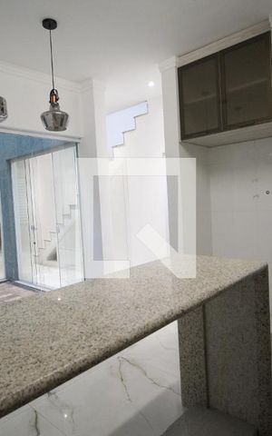 Casa à venda com 348m², 4 quartos e 2 vagasCozinha