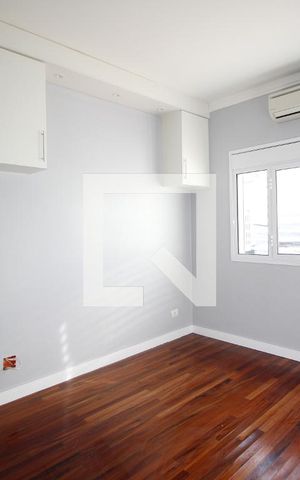 Casa à venda com 348m², 4 quartos e 2 vagasSuite