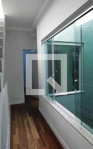 Casa à venda com 348m², 4 quartos e 2 vagasCorredor