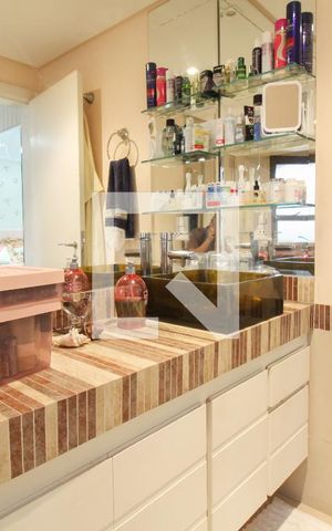 Apartamento à venda com 151m², 3 quartos e 2 vagas Apartamento à venda com 151m², 3 quartos e 2 vagasBanheiro Quarto