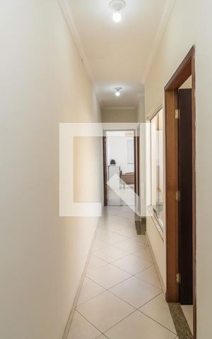 Casa à venda com 128m², 3 quartos e 1 vaga Casa à venda com 128m², 3 quartos e 1 vagaCorredor