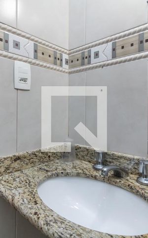 Casa à venda com 128m², 3 quartos e 1 vaga Casa à venda com 128m², 3 quartos e 1 vagaBanheiro