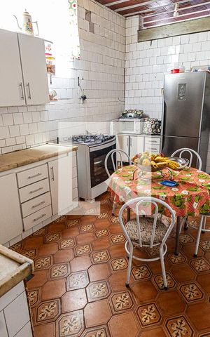 Casa à venda com 375m², 4 quartos e 2 vagasCozinha