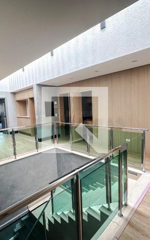 Casa de condomínio à venda com 560m², 4 quartos e 6 vagas