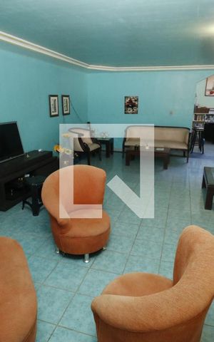 Casa de condomínio à venda com 1000m², 4 quartos e 5 vagasSala