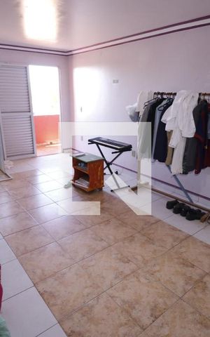 Casa de condomínio à venda com 1000m², 4 quartos e 5 vagasEscritório 