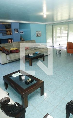 Casa de condomínio à venda com 1000m², 4 quartos e 5 vagasSala