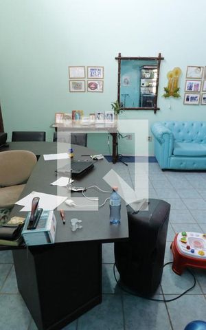 Casa de condomínio à venda com 1000m², 4 quartos e 5 vagasSala