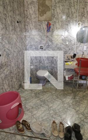 Casa de condomínio à venda com 1000m², 4 quartos e 5 vagasBanheiro do Quarto 1