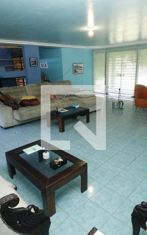 Casa de condomínio à venda com 1000m², 4 quartos e 5 vagasSala