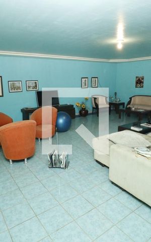 Casa de condomínio à venda com 1000m², 4 quartos e 5 vagasSala