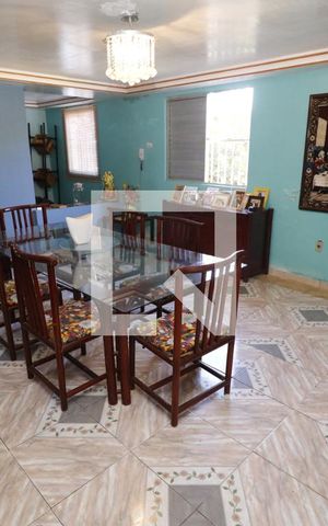 Casa de condomínio à venda com 1000m², 4 quartos e 5 vagasSala