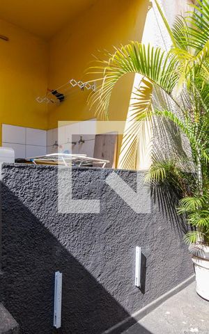 Casa à venda com 130m², 3 quartos e 2 vagasÁrea de serviço