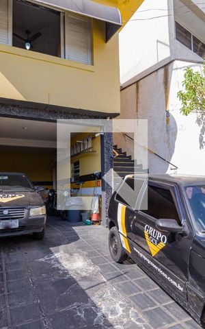 Casa à venda com 130m², 3 quartos e 2 vagasGaragem