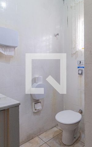 Casa à venda com 130m², 3 quartos e 2 vagasBanheiro Casa 2