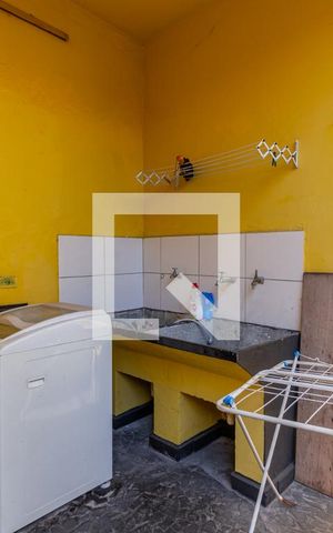 Casa à venda com 130m², 3 quartos e 2 vagasÁrea de serviço