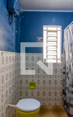 Casa à venda com 150m², 2 quartos e sem vaga Casa à venda com 150m², 2 quartos e sem vagaBanheiro