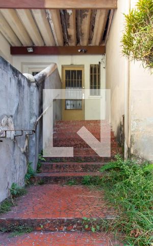 Casa à venda com 150m², 2 quartos e sem vaga Casa à venda com 150m², 2 quartos e sem vagaEntrada