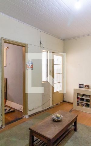 Casa à venda com 150m², 2 quartos e sem vaga Casa à venda com 150m², 2 quartos e sem vagaSala