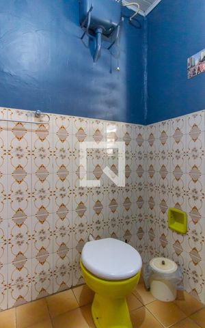 Casa à venda com 150m², 2 quartos e sem vaga Casa à venda com 150m², 2 quartos e sem vagaBanheiro