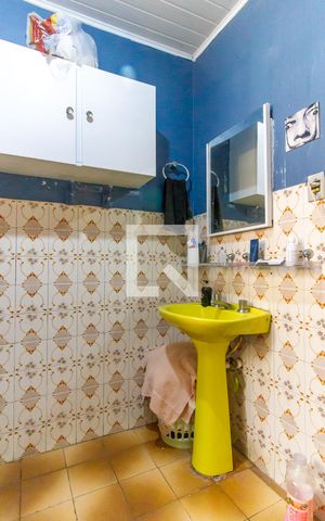 Casa à venda com 150m², 2 quartos e sem vaga Casa à venda com 150m², 2 quartos e sem vagaBanheiro