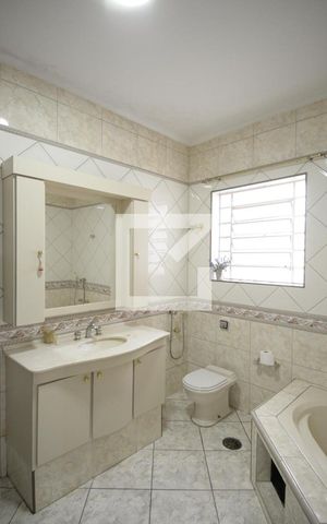 Casa à venda com 302m², 4 quartos e 3 vagasBanheiro