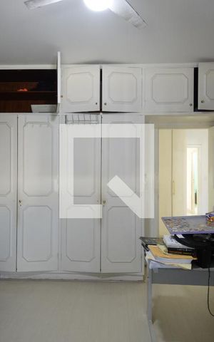 Casa à venda com 302m², 4 quartos e 3 vagasQuarto 2