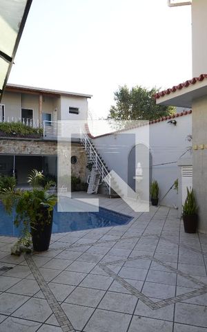 Casa à venda com 302m², 4 quartos e 3 vagasQuintal