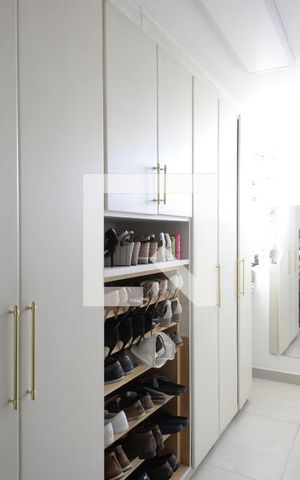 Casa à venda com 302m², 4 quartos e 3 vagasSuíte 1
