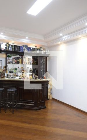 Casa à venda com 302m², 4 quartos e 3 vagasSala
