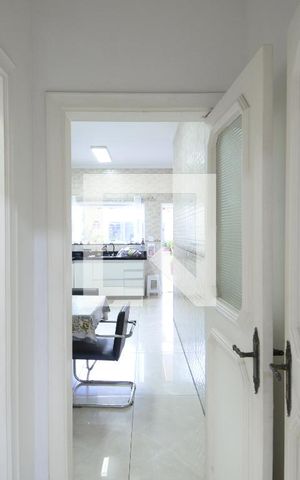 Casa à venda com 302m², 4 quartos e 3 vagasCorredor