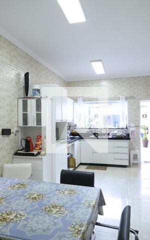Casa à venda com 302m², 4 quartos e 3 vagasCozinha