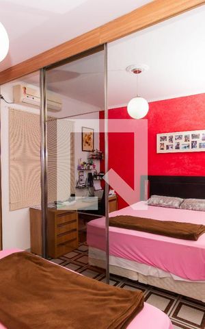 Casa à venda com 200m², 5 quartos e 4 vagas Casa à venda com 200m², 5 quartos e 4 vagasQuarto 2
