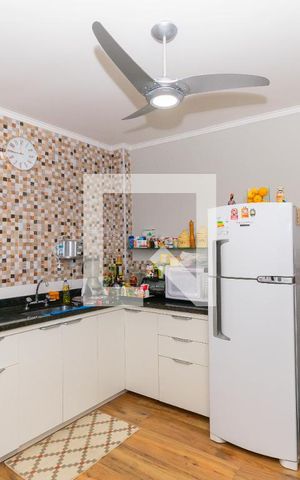 Casa à venda com 200m², 5 quartos e 4 vagas Casa à venda com 200m², 5 quartos e 4 vagasCasa 2 - Cozinha