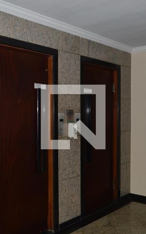 Apartamento à venda com 132m², 3 quartos e 1 vagaElevadores