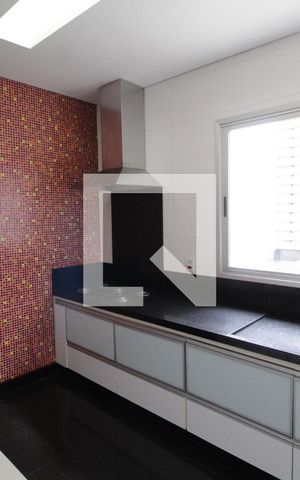 Casa para alugar com 280m², 3 quartos e 2 vagasCozinha