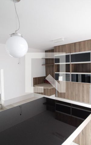 Casa para alugar com 280m², 3 quartos e 2 vagasEscritório